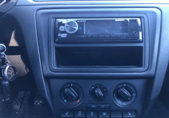 Подержанный автомобиль Skoda Rapid Liftback 2017 года (14 фото)