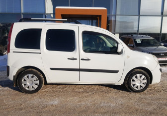 Подержанный автомобиль Renault Kangoo 2010 года (4 фото)