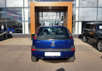 Подержанный автомобиль Opel Corsa 2002 года (6 фото)