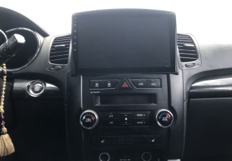 Подержанный автомобиль Kia Sorento 2012 года (14 фото)