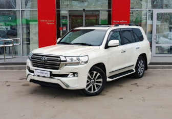Подержанный автомобиль Toyota Land Cruiser Suv 2016 года (1 фото)