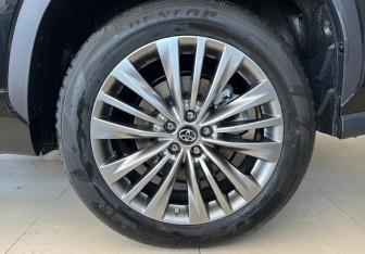 Новый Toyota Highlander 2025 (8 фото)