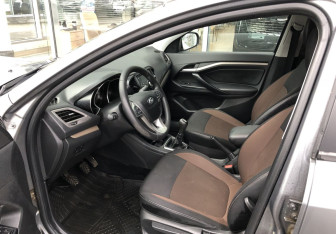 Подержанный автомобиль LADA (ВАЗ) Vesta Sedan 2019 года (9 фото)