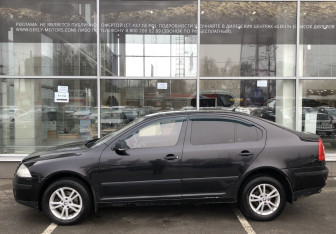 Подержанный автомобиль Skoda Octavia Liftback 2007 года (8 фото)