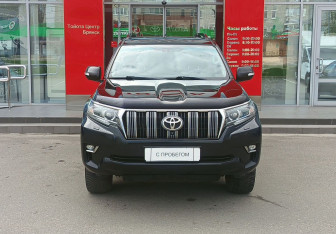 Подержанный автомобиль Toyota Land Cruiser Prado 2019 года (2 фото)