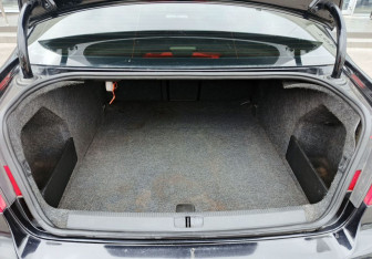 Подержанный автомобиль Volkswagen Passat Sedan 2006 года (12 фото)