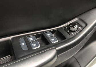 Подержанный автомобиль FAW Bestune B70 2023 года (13 фото)