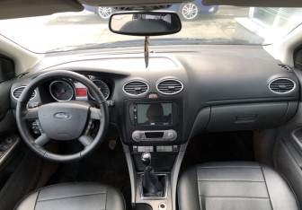 Подержанный автомобиль Ford Focus Sedan 2008 года (10 фото)