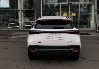 Подержанный автомобиль Omoda C5 2022 года (6 фото)