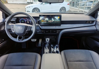 Подержанный автомобиль Toyota Camry Sedan 2024 года (15 фото)