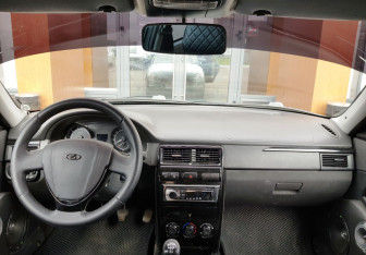 Подержанный автомобиль LADA (ВАЗ) Priora Sedan 2008 года (11 фото)