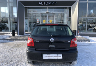 Подержанный автомобиль Volkswagen Polo Hatchback 2003 года (6 фото)