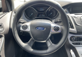 Подержанный автомобиль Ford Focus Sedan 2012 года (12 фото)