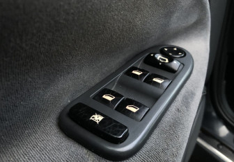 Подержанный автомобиль Citroen C5 Liftback 2006 года (13 фото)