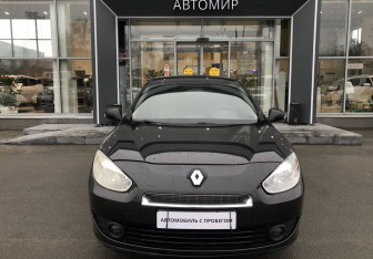Подержанный автомобиль Renault Fluence 2012 года (2 фото)