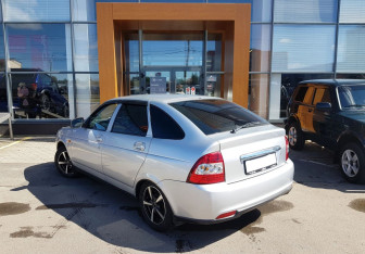 Подержанный автомобиль LADA (ВАЗ) Priora Hatchback 2013 года (7 фото)