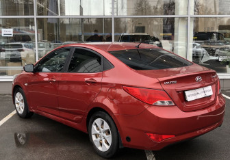 Подержанный автомобиль Hyundai Solaris Sedan 2014 года (7 фото)
