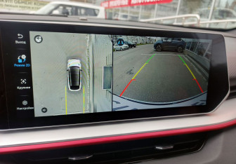 Подержанный автомобиль Geely Coolray 2024 года (18 фото)