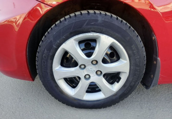 Подержанный автомобиль Hyundai Solaris Sedan 2012 года (10 фото)