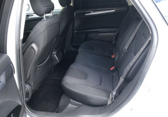 Подержанный автомобиль Ford Mondeo Sedan 2015 года (11 фото)