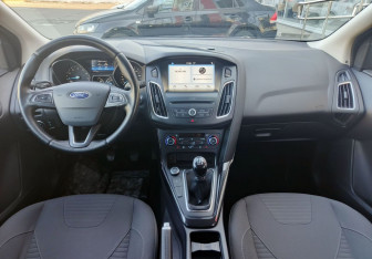 Подержанный автомобиль Ford Focus Wagon 2017 года (15 фото)