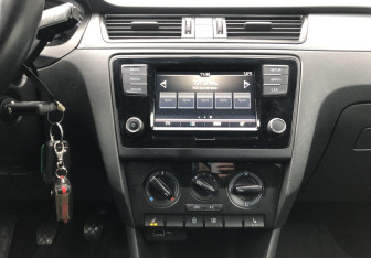 Подержанный автомобиль Skoda Rapid Liftback 2019 года (14 фото)