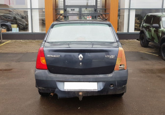 Подержанный автомобиль Renault Logan Sedan 2006 года (6 фото)