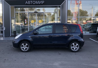 Подержанный автомобиль Nissan Note 2007 года (8 фото)