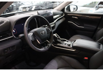 Новый Toyota Highlander 2025 (10 фото)