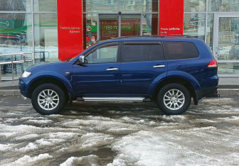 Подержанный автомобиль Mitsubishi Pajero Sport 2014 года (8 фото)