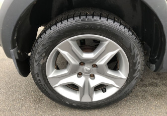 Подержанный автомобиль Renault Sandero 2019 года (15 фото)