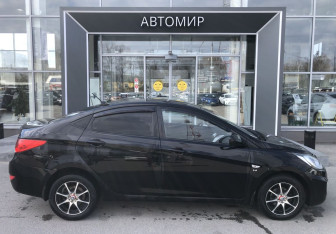 Подержанный автомобиль Hyundai Solaris Sedan 2013 года (4 фото)