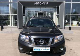 Подержанный автомобиль Nissan Terrano 2015 года (2 фото)