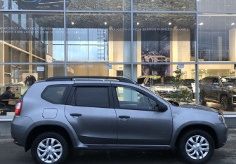 Подержанный автомобиль Nissan Terrano 2014 года (4 фото)