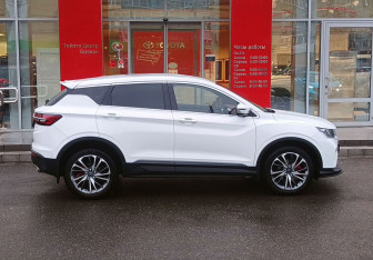 Подержанный автомобиль Geely Coolray 2023 года (3 фото)