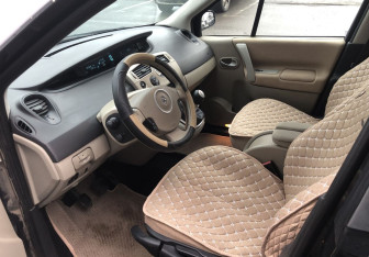 Подержанный автомобиль Renault Scenic 2009 года (9 фото)