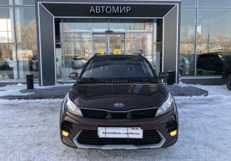 Подержанный автомобиль Kia Rio Hatchback 2021 года (2 фото)