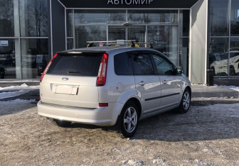 Подержанный автомобиль Ford C-MAX 2007 года (5 фото)