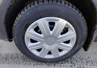 Подержанный автомобиль Renault Logan Sedan 2011 года (10 фото)