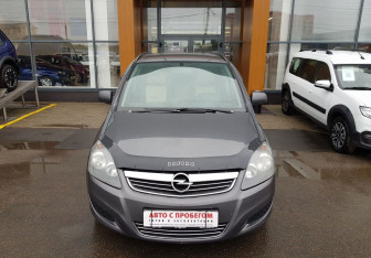 Подержанный автомобиль Opel Zafira Compactvan 2012 года (2 фото)