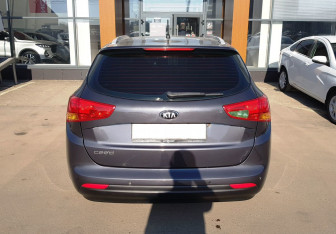 Подержанный автомобиль Kia Ceed Wagon 2013 года (8 фото)