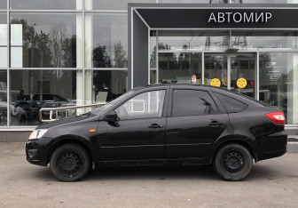 Подержанный автомобиль LADA (ВАЗ) Granta Liftback 2015 года (8 фото)