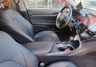 Подержанный автомобиль Toyota Camry Sedan 2022 года (14 фото)