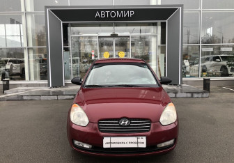 Подержанный автомобиль Hyundai Verna Sedan 2007 года (2 фото)