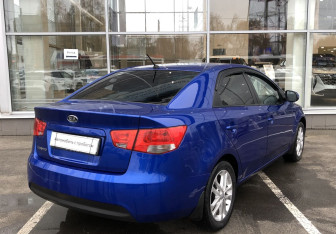 Подержанный автомобиль Kia Cerato Sedan 2010 года (5 фото)