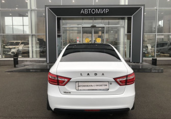 Подержанный автомобиль LADA (ВАЗ) Vesta Sedan 2017 года (6 фото)
