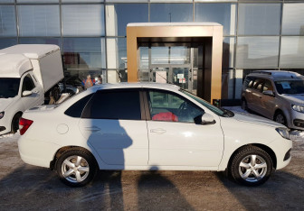 Подержанный автомобиль LADA (ВАЗ) Granta Sedan 2023 года (4 фото)