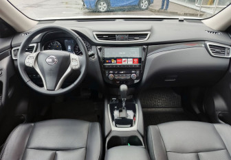 Подержанный автомобиль Nissan X-Trail 2017 года (15 фото)