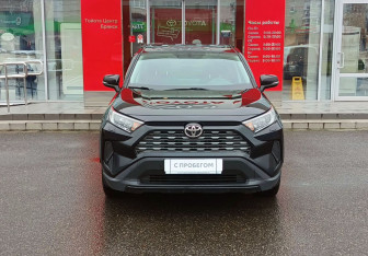 Подержанный автомобиль Toyota RAV4 2020 года (2 фото)