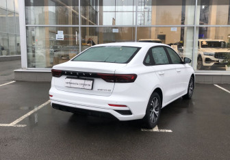 Подержанный автомобиль Geely Emgrand 2023 года (5 фото)